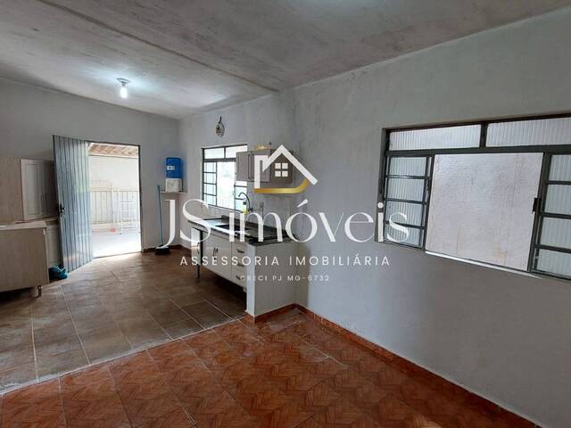 #1100 - Casa para Locação em Muzambinho - MG - 2
