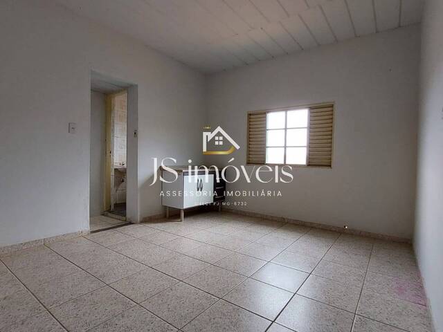 #1013 - Apartamento para Locação em Muzambinho - MG - 2