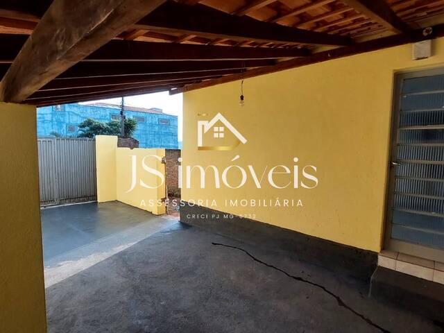 #1144 - Casa para Locação em Muzambinho - MG